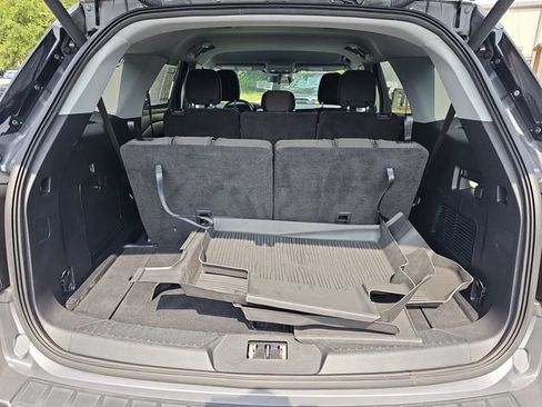 Used 2022 Ford Explorer XLT AWD/4WD image 13