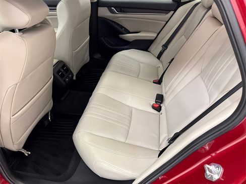 Used 2021 Honda Accord Touring image 18