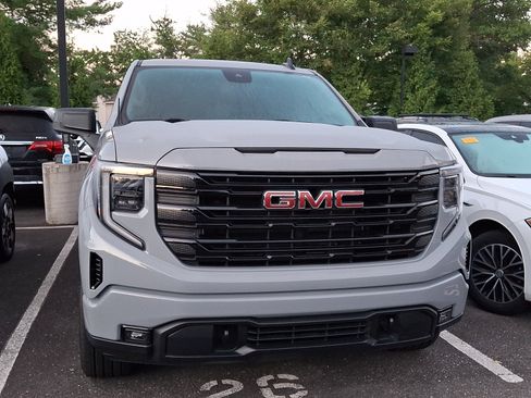 Used 2024 GMC Sierra 1500 Elevation AWD/4WD image 4