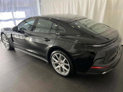 New 2026 Porsche Panamera 4 image 3