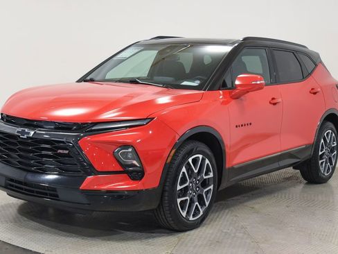 Used 2023 Chevrolet Blazer RS w/ Enhanced Convenience Package AWD/4WD image 9