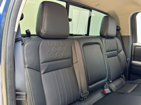 Used 2023 Nissan Frontier SV w/ SV Premium Package RWD image 36