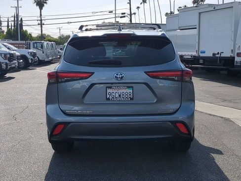 Used 2023 Toyota Highlander Limited FWD image 5