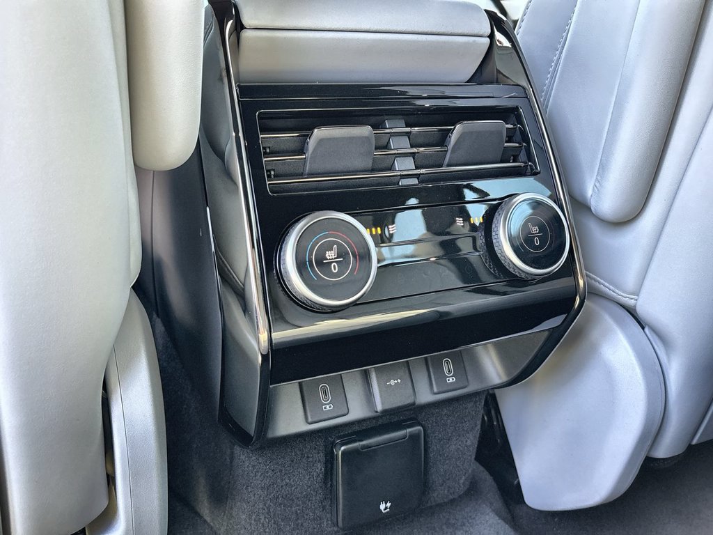 New 2027 Land Rover Range Rover Sport SE AWD/4WD image 16