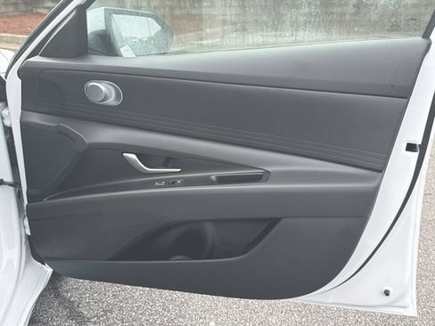 New 2026 Hyundai Elantra Hybrid FWD image 16