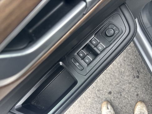 Used 2024 Volkswagen Atlas SE image 17