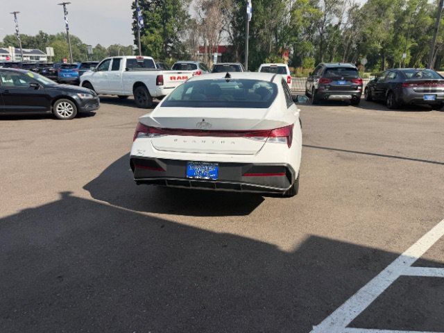 Used 2024 Hyundai Elantra SEL FWD image 11
