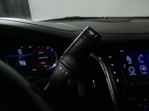 Used 2018 Cadillac Escalade ESV Luxury AWD/4WD image 29