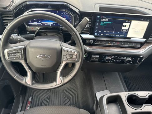 Used 2024 Chevrolet Silverado 1500 RST w/ Z71 Off-Road Package image 11