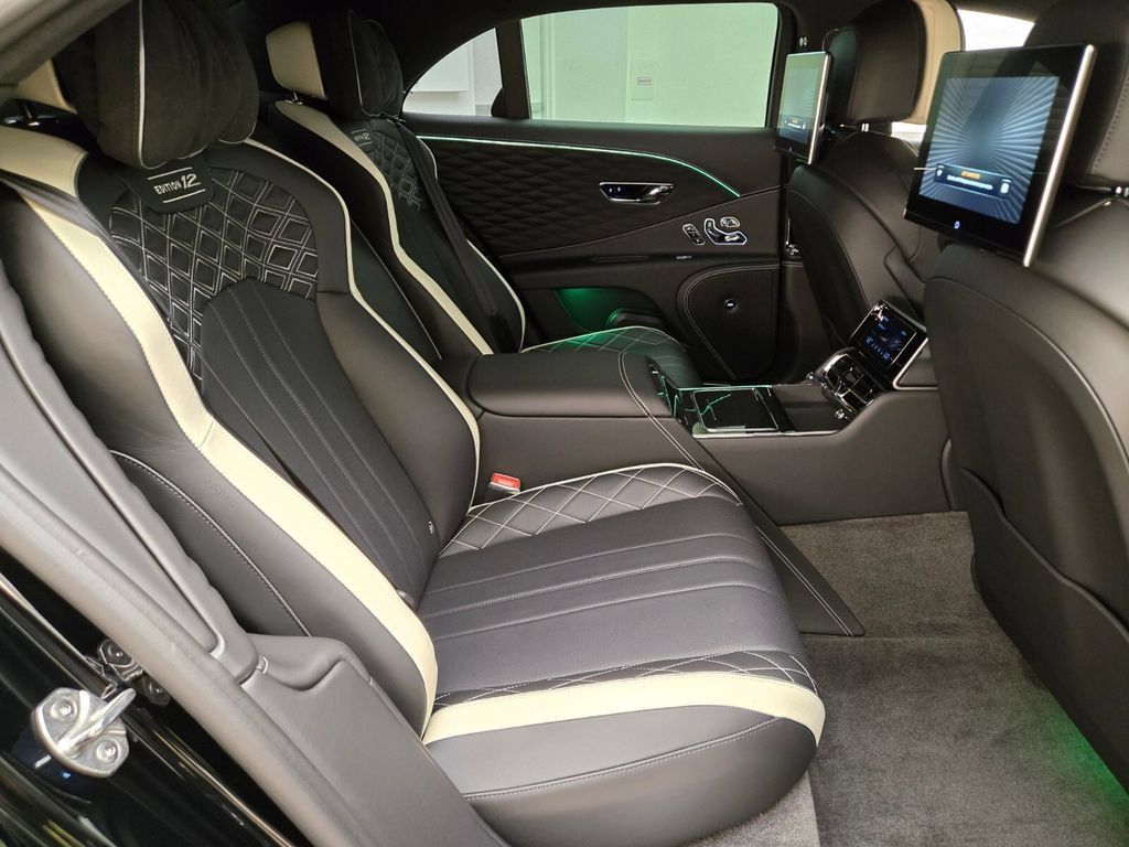 Certified 2024 Bentley Flying Spur W12 AWD/4WD image 29