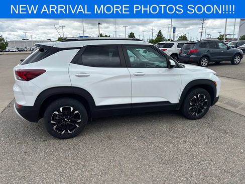 Used 2023 Chevrolet TrailBlazer LT AWD/4WD image 9