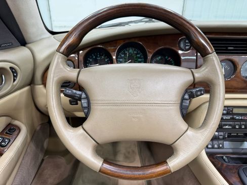Used 2002 Jaguar XK8 Convertible image 33