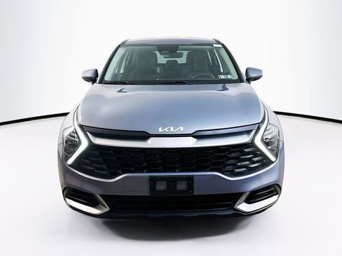 Used 2025 Kia Sportage LX image 2
