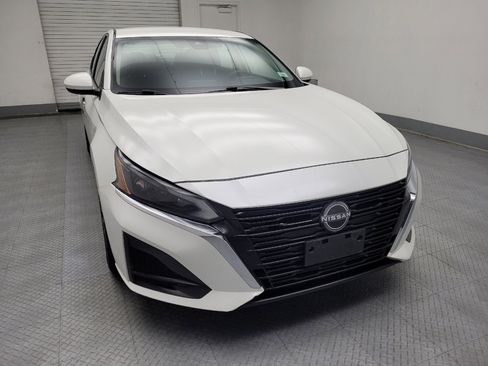 Used 2023 Nissan Altima 2.5 SV image 14