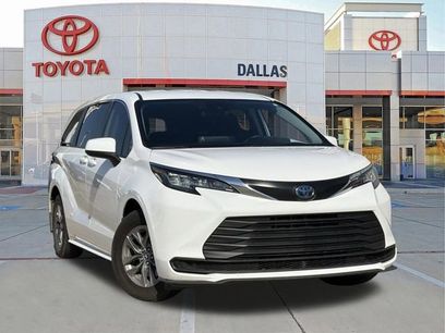 Used 2023 Toyota Sienna LE