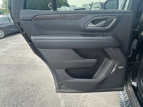 Used 2021 Chevrolet Tahoe Z71 w/ Z71 Signature Package image 21