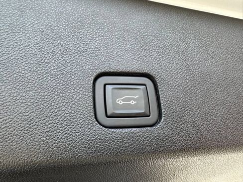 Used 2024 Cadillac XT6 Sport w/ LPO, Onyx Lite Package AWD/4WD image 16