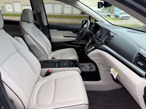 Used 2025 Honda Odyssey Touring image 30