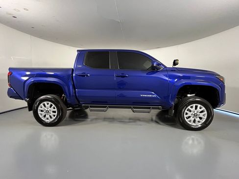 Used 2024 Toyota Tacoma SR5 AWD/4WD image 8