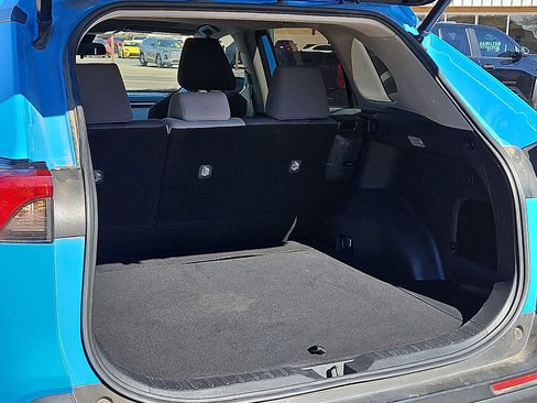 Used 2019 Toyota RAV4 XLE w/ Convenience Package image 8