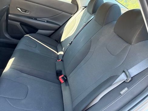 Used 2025 Hyundai Elantra SE w/ Cargo Package FWD image 10