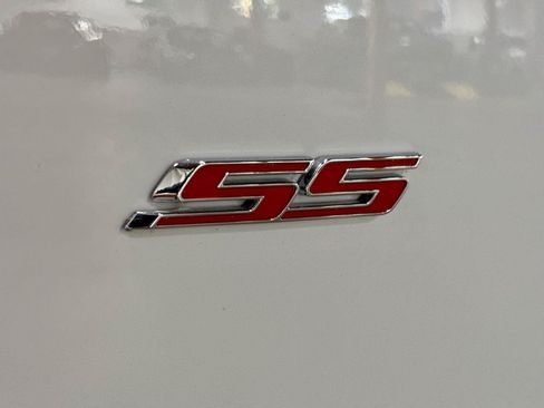 Used 2018 Chevrolet Camaro SS RWD image 9