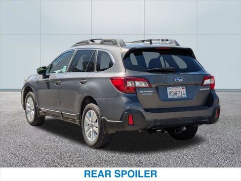 Used 2018 Subaru Outback 2.5i Premium image 9