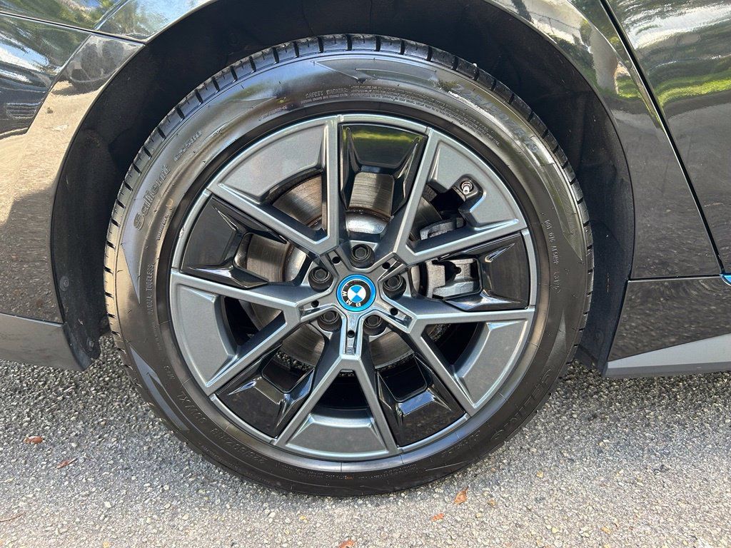 Used 2024 BMW i4 eDrive40 w/ Premium Package RWD image 22
