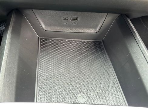 New 2026 Chevrolet Equinox ACTIV w/ Convenience Package III image 23