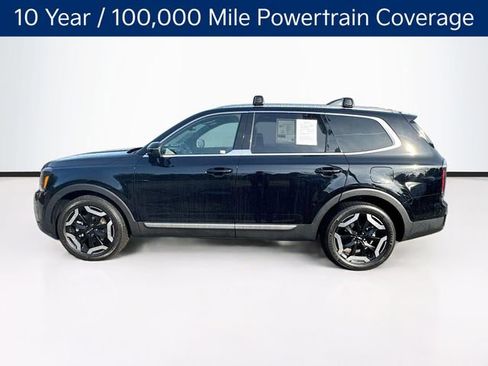 Used 2023 Kia Telluride EX w/ EX Captain's Chair Package image 4
