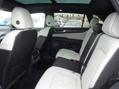 New 2025 Volkswagen Atlas Cross Sport SEL Premium R-Line image 16