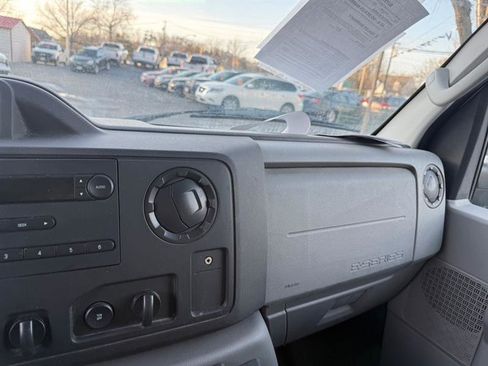 Used 2014 Ford E-250 and Econoline 250 w/ Power Group image 31