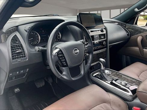 Used 2023 Nissan Armada Platinum w/ Captain's Chairs Package RWD image 16