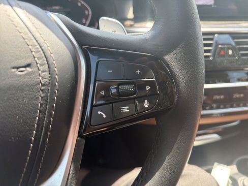 Used 2023 BMW 530i RWD image 25