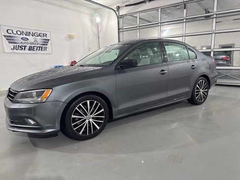 Used 2016 Volkswagen Jetta Sport image 5