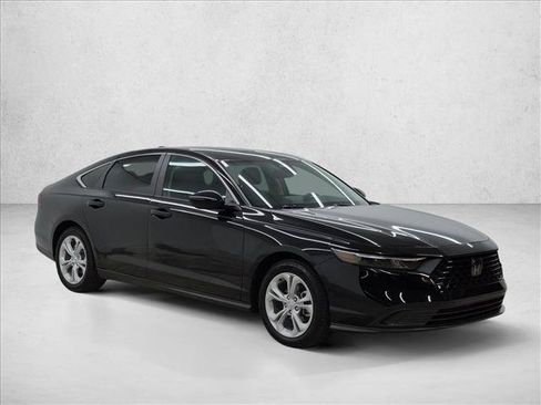 Used 2025 Honda Accord LX image 3