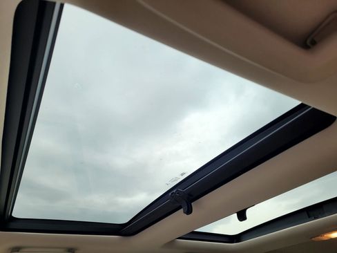 Used 2014 Land Rover LR2 AWD/4WD image 10