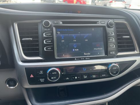 Used 2016 Toyota Highlander XLE image 7