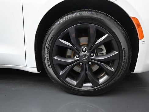 Used 2019 Chrysler Pacifica Touring-L w/ Advanced Safetytec Group image 49