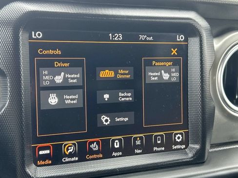 Certified 2020 Jeep Wrangler Unlimited Sahara w/ Dual Top Group AWD/4WD image 33