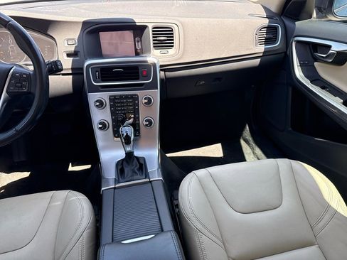 Used 2018 Volvo V60 T5 Dynamic w/ Vision Package FWD image 31