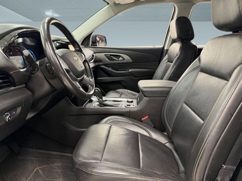 Used 2018 Chevrolet Traverse LT FWD image 4