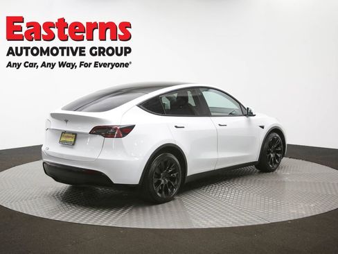 Used 2022 Tesla Model Y Long Range image 36
