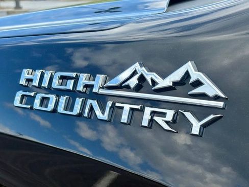 Used 2021 Chevrolet Silverado 1500 High Country w/ Technology Package image 15
