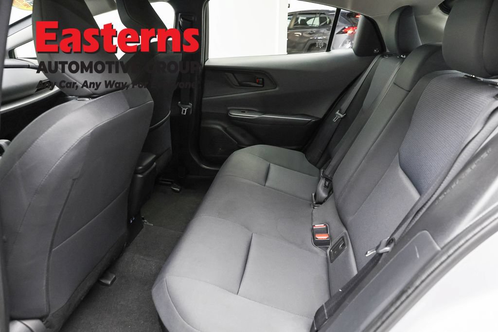 Used 2025 Toyota Prius LE FWD image 22