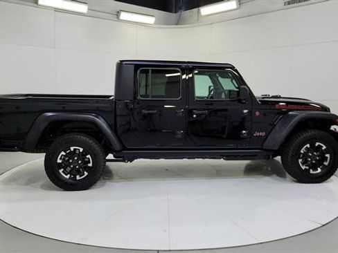 Used 2026 Jeep Gladiator Rubicon AWD/4WD image 9
