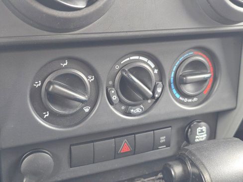 Used 2009 Jeep Wrangler X AWD/4WD image 34