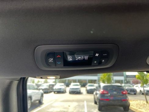 Used 2025 Chrysler Pacifica Select w/ Uconnect Theater Family Group AWD/4WD image 35