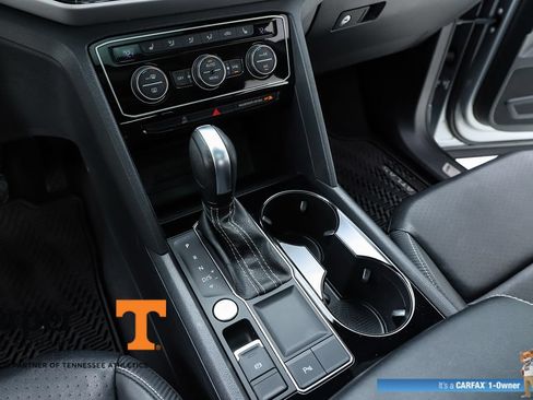 Used 2022 Volkswagen Atlas Cross Sport SE w/ Panoramic Sunroof Package FWD image 24