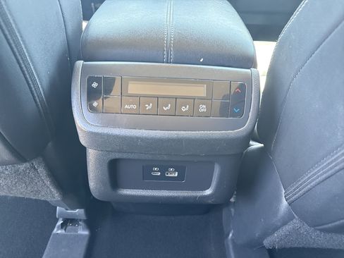 Used 2023 Nissan Pathfinder SL AWD/4WD image 32
